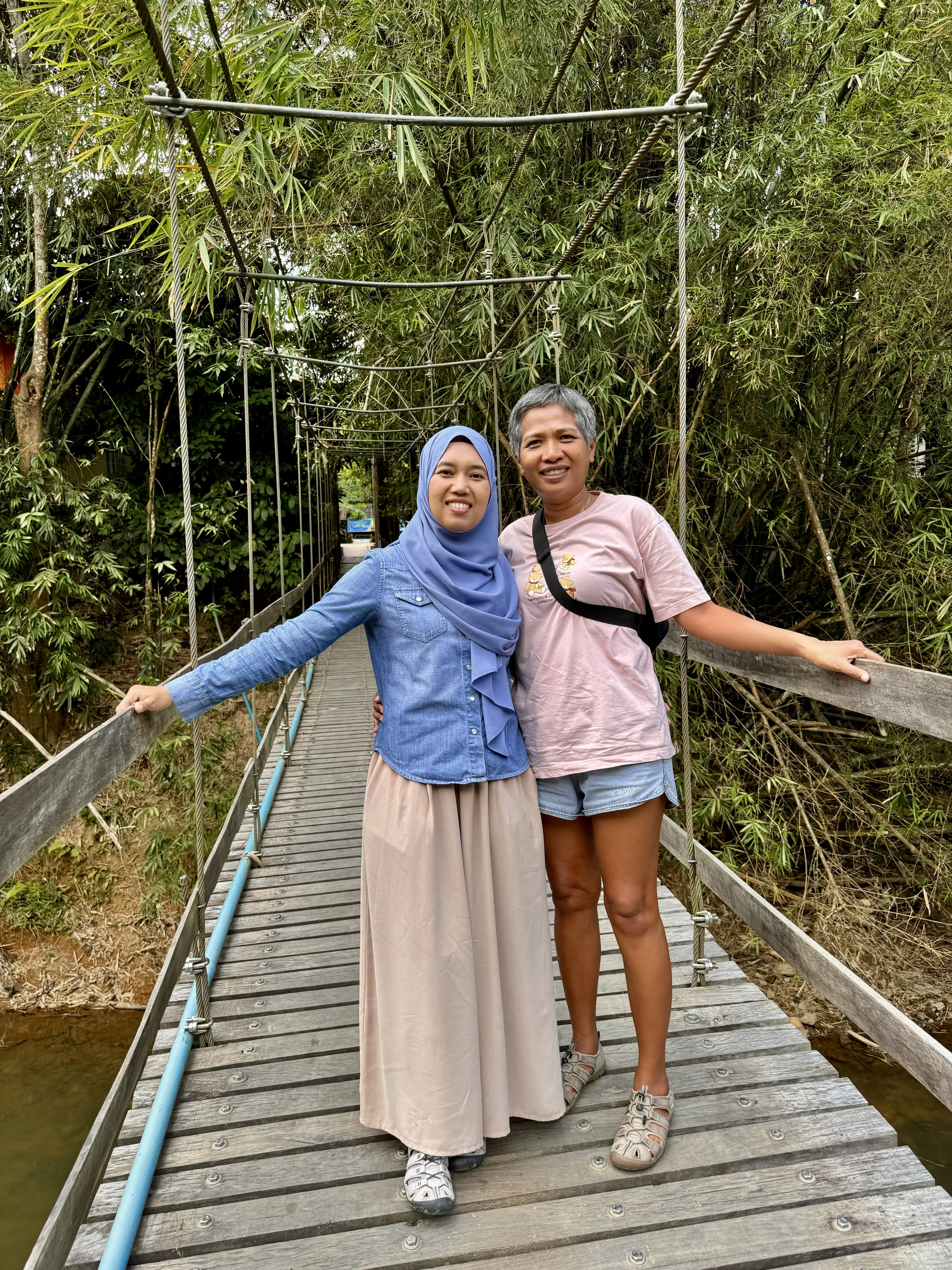 Wood bridge Mae Nam Pattani Betong Yala Thailand