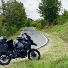 BMW R1250 GS Adcenture in Italy on small roads