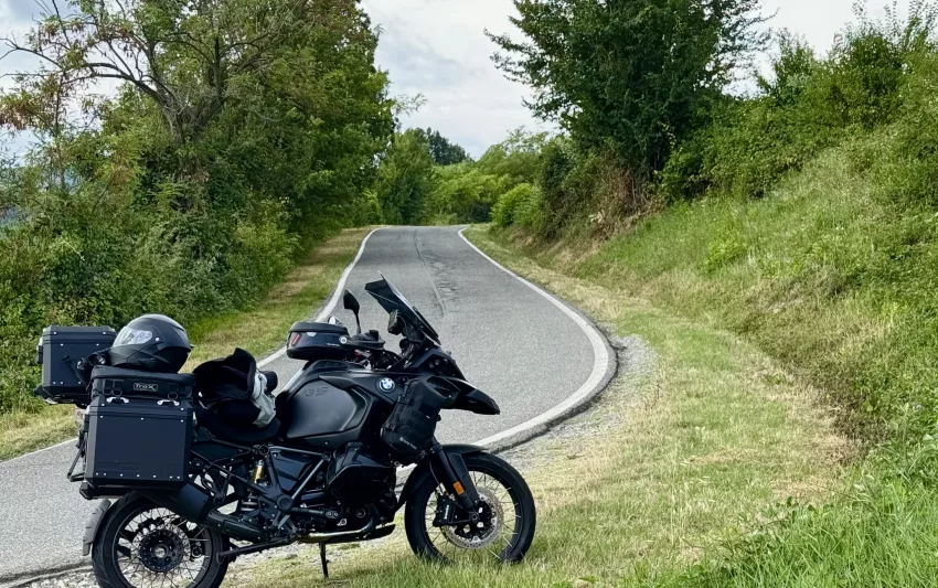 BMW R1250 GS Adcenture in Italy on small roads