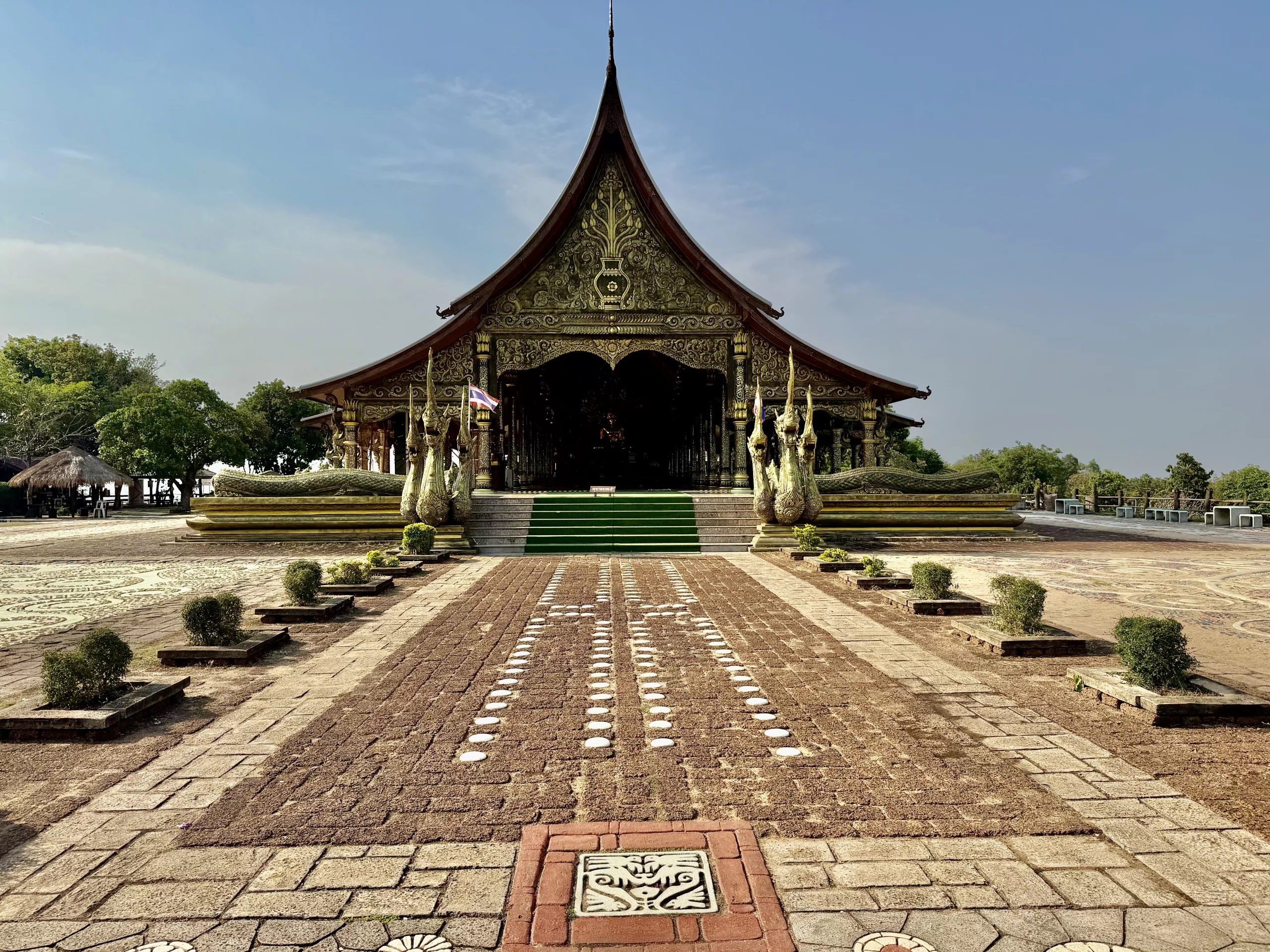 Wat Sirindhorn Wararam Phu Phrao, Thailand