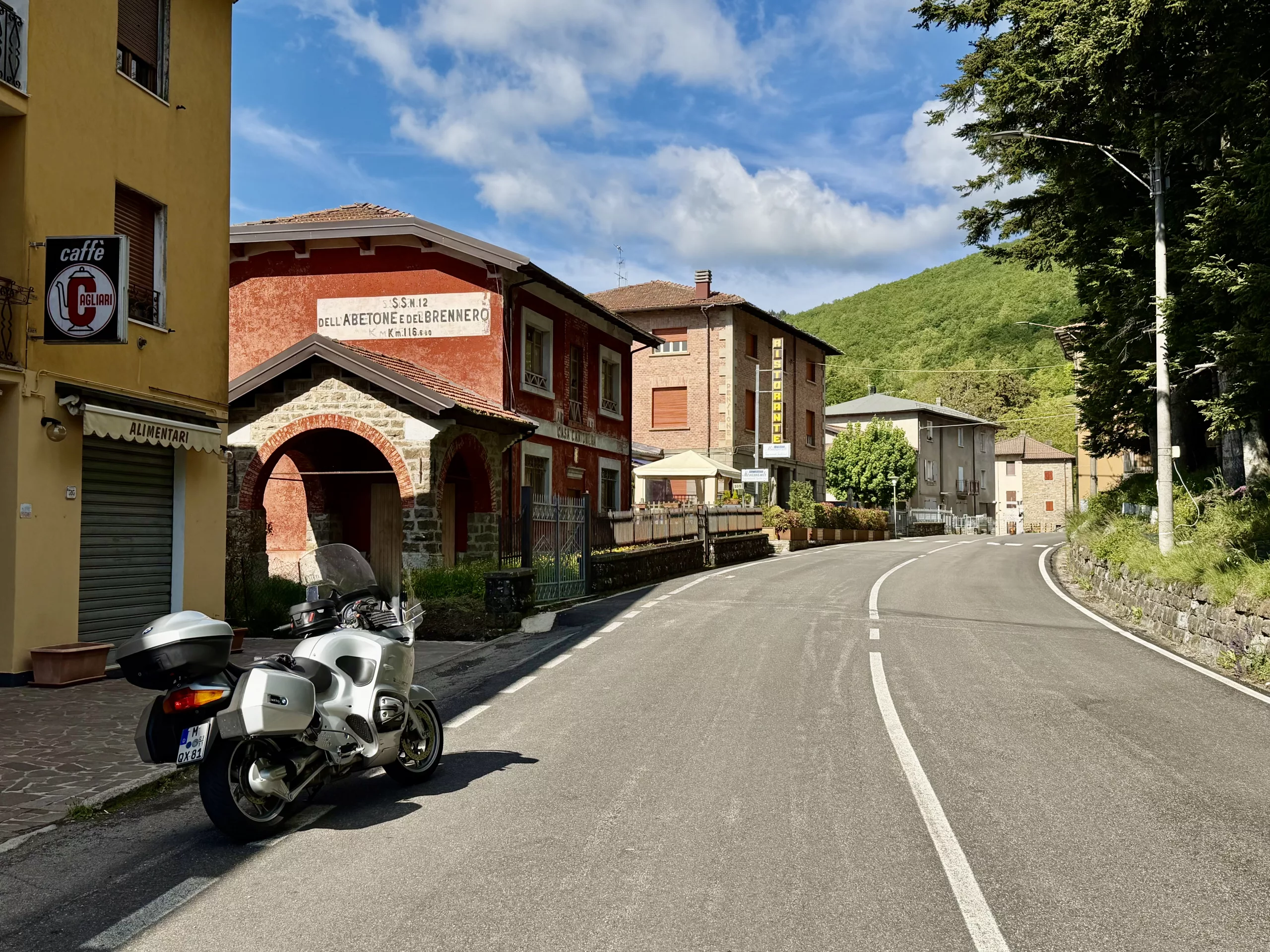 BMW R1150 RT on the SS12, Italy