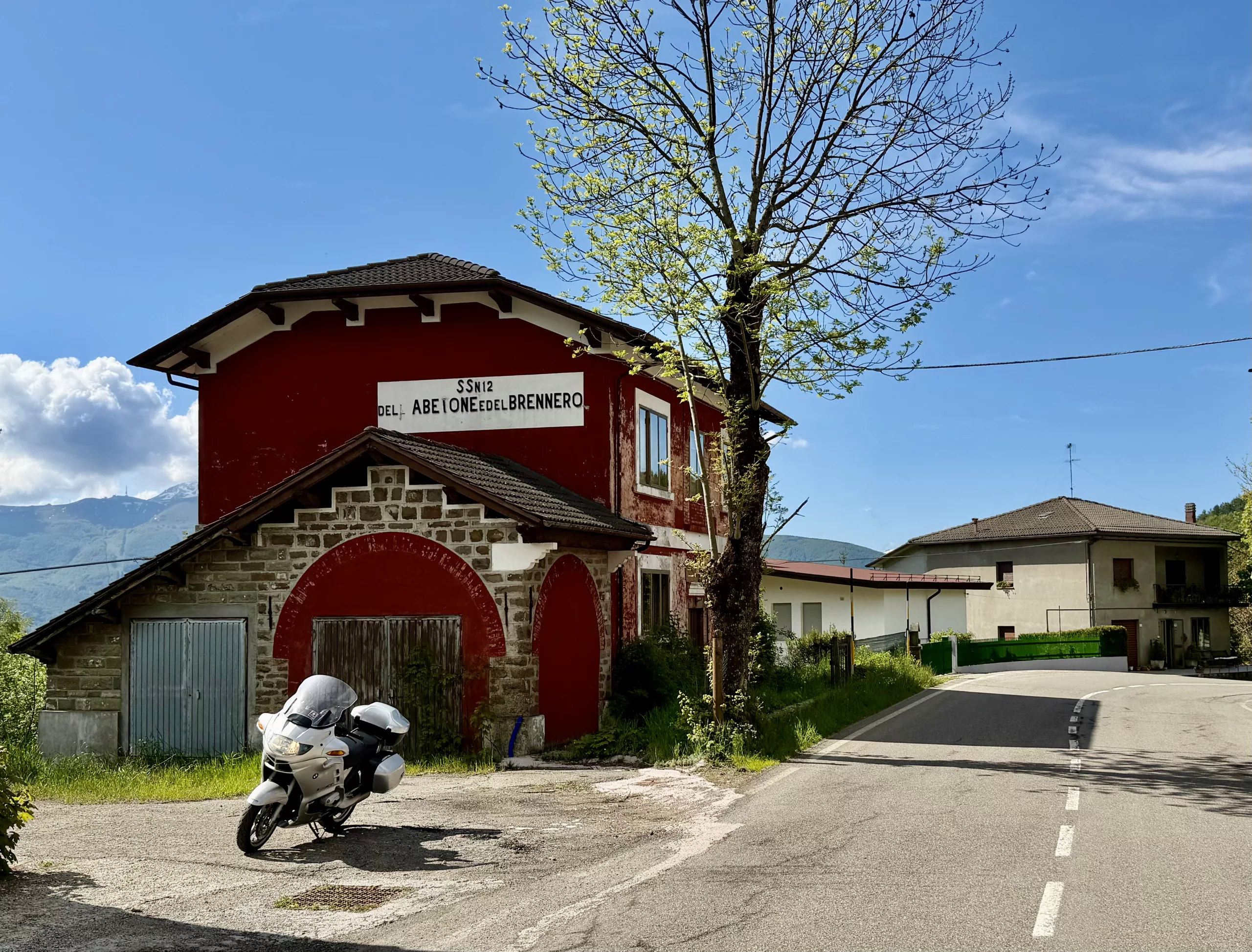 BMW R1150 RT on the SS12, Italy
