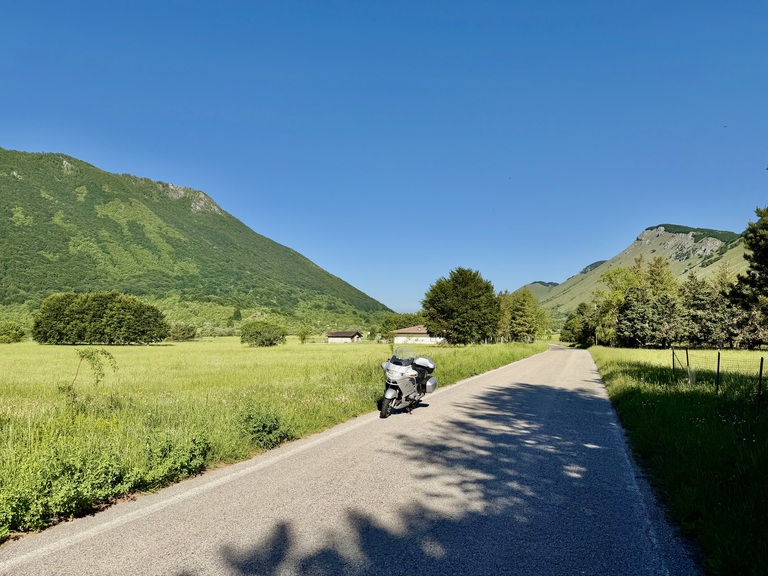 BMW R 1150 RT, Italy on lonesome roads