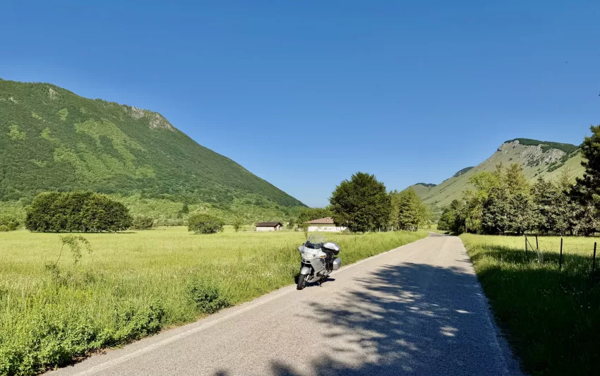 BMW R 1150 RT, Italy on lonesome roads