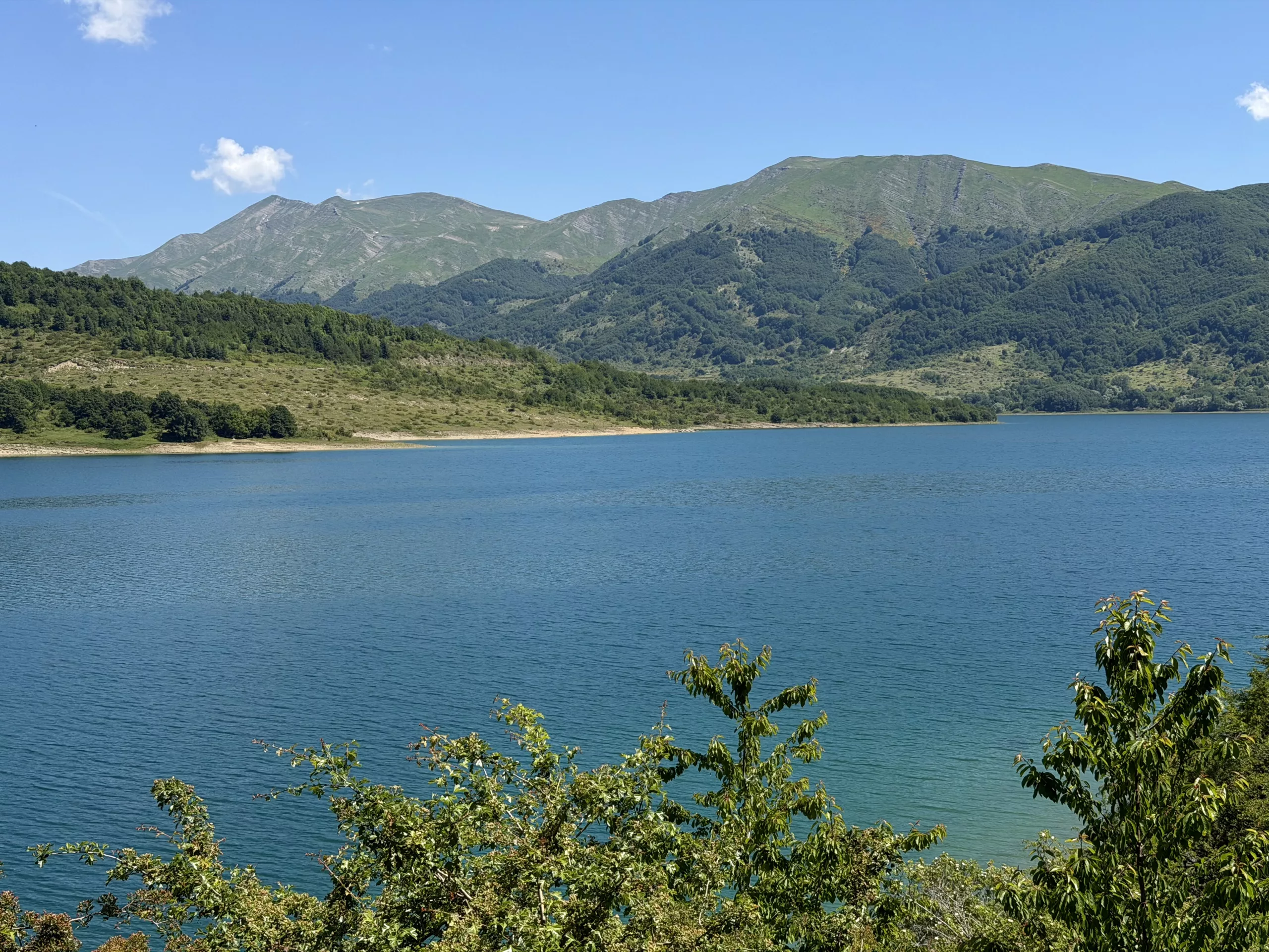 Lago di Campotosto, Italy #dustysocks