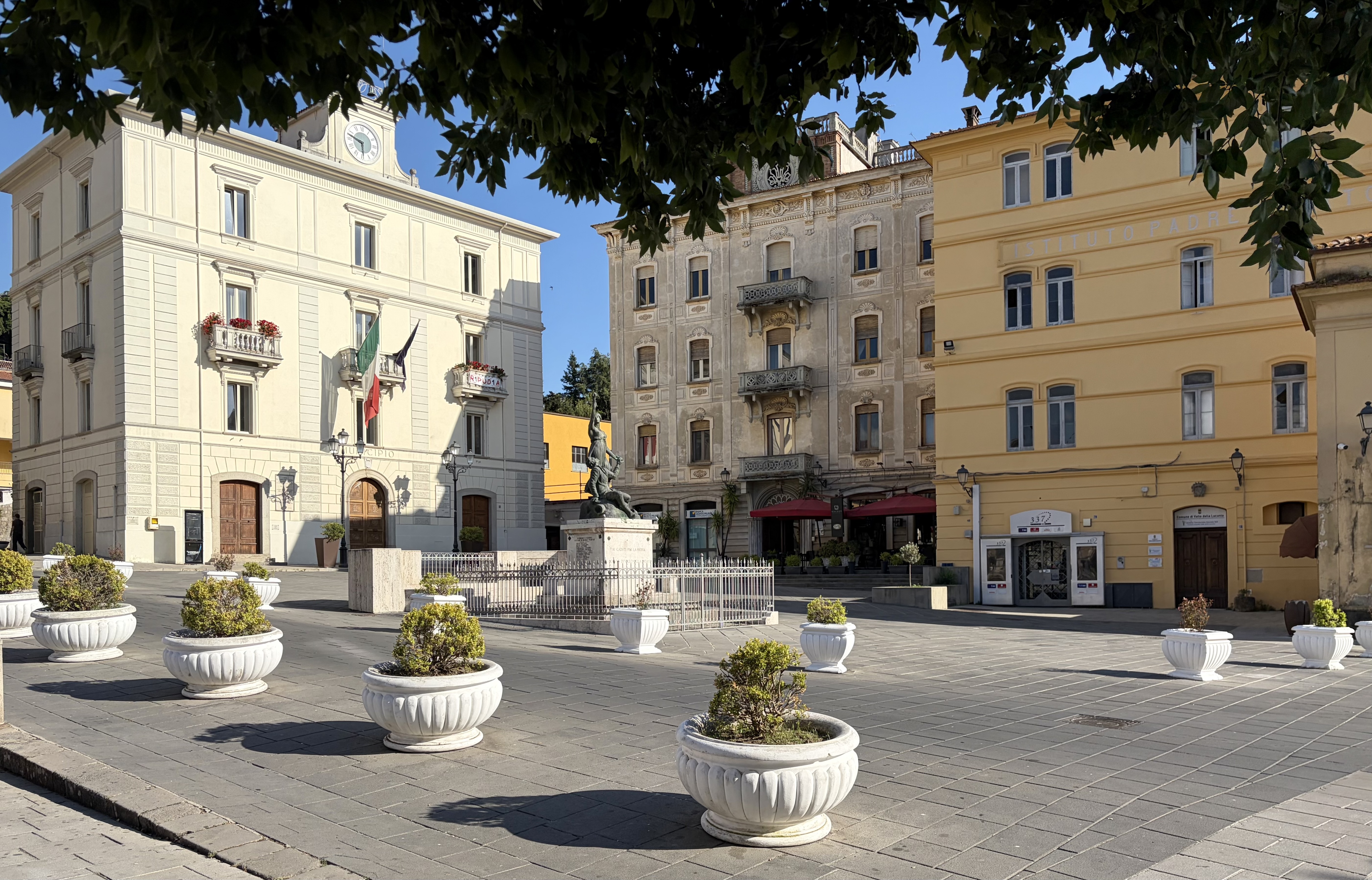 Vallo della Luciana, Italy #dustysocks